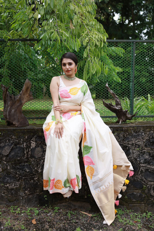 Luxury Lichi Silk Saree Highlighting Timeless Banarasi Art