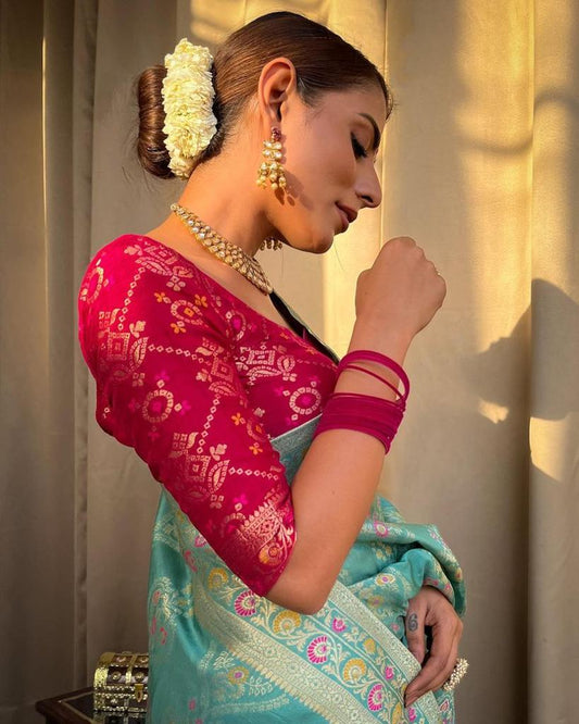Easy-Drape Lichi Silk Saree with Banarasi Motifs