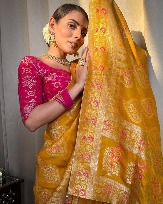 Easy-Drape Lichi Silk Saree with Banarasi Motifs