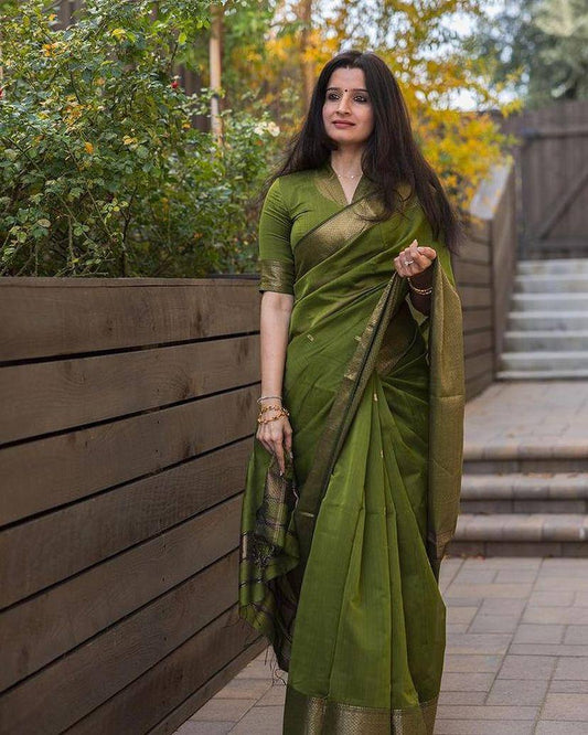 Elegant Comfort Organic Banarasi Lichi Silk Wedding Saree